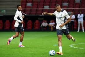 内的地位 内的地位