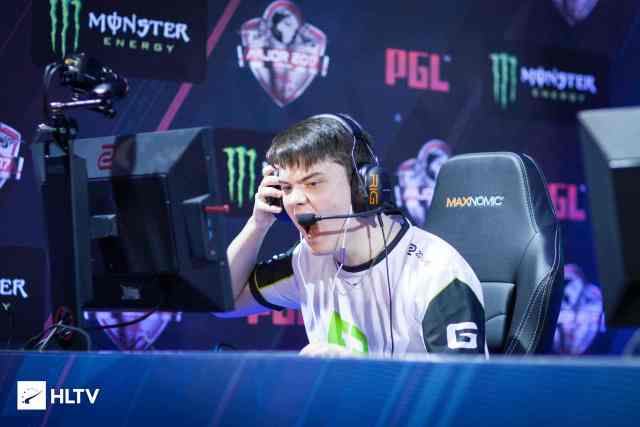 定隐私与自 定隐私与自