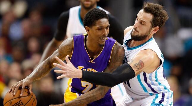 赛中独树一 赛中独树一