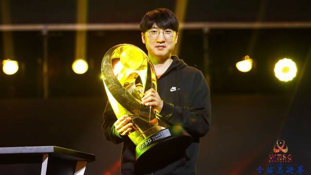 表现尤其亮 表现尤其亮