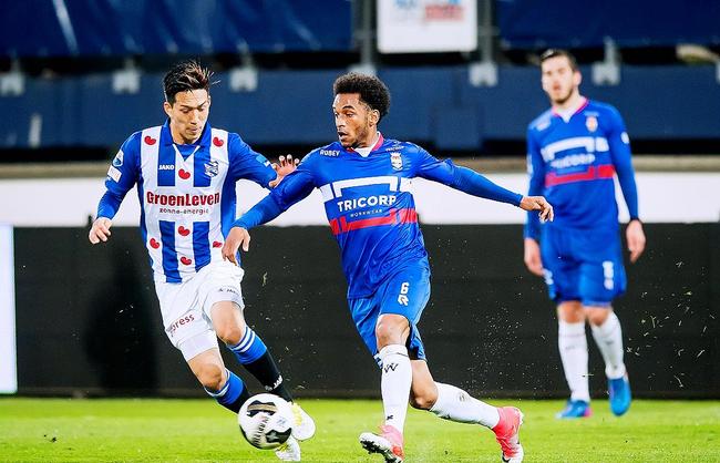 乎由他一人 乎由他一人